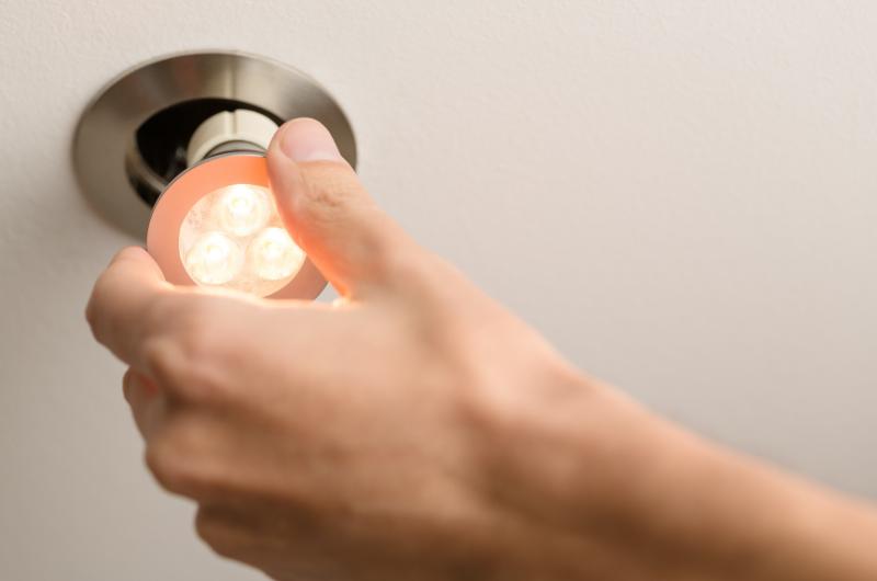 Úspory energií začínají u vás doma: 4 kroky k nižší spotřebě