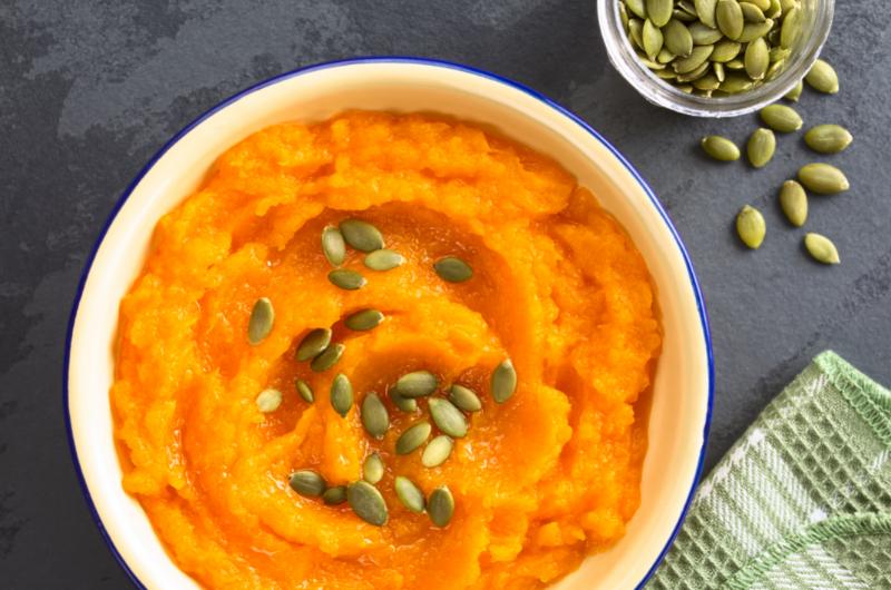 Recept na vynikající dýňový hummus s rajčaty