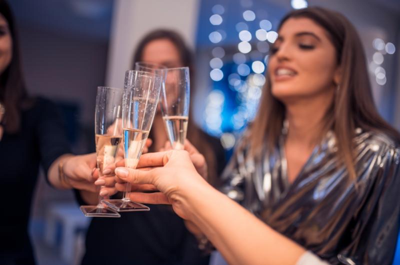 Přípitek na Nový rok: 10 úžasných silvestrovských drinků
