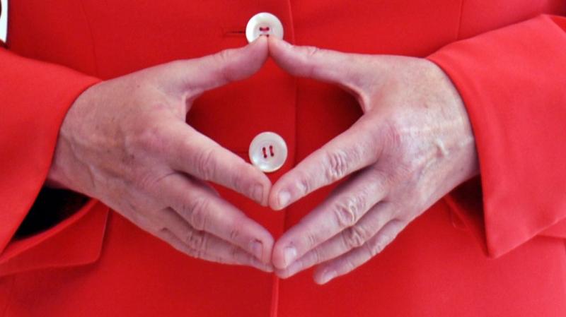 Tajemný trojúhelníkový signál: Psycholog odhaluje skrytý význam gesta rukou při mluvení