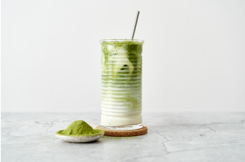 Matcha bude zdražovat: Proč mizí z regálů a co za tím vězí?