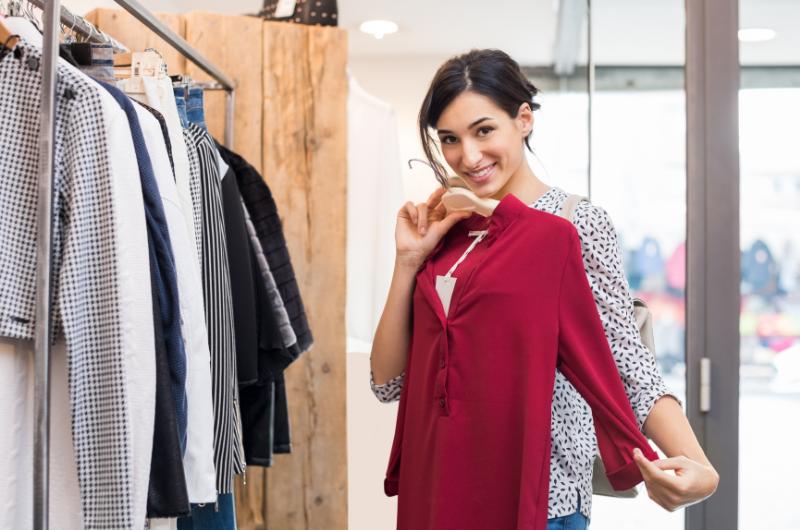 Jak se oblékat, abyste vypadali štíhlejší: Osvědčené triky stylistů i běžných žen