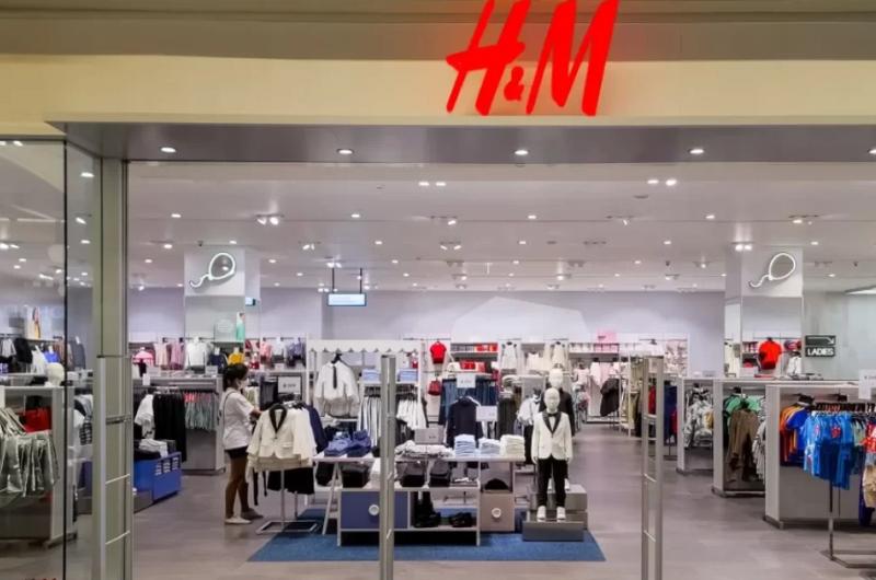 Zavře H&M i v Česku? Řetězec se propadá do ztráty a zavírá stovky poboček po Evropě