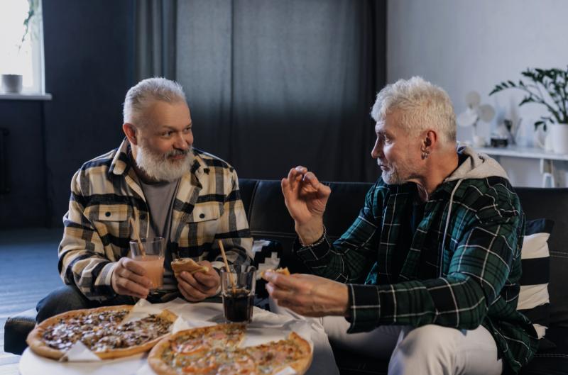 Senioři po 60 by se měli této večeři vyhnout: Zhoršuje paměť i náladu