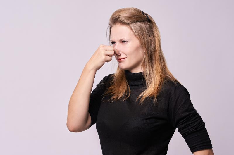 Zní to nechutně, ale je to pravda: Tyto potraviny mění vaši vůni k horšímu