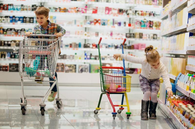 U pokladny se mi vždycky rozklepou ruce. Bojím se, co zas syn přihodil do košíku