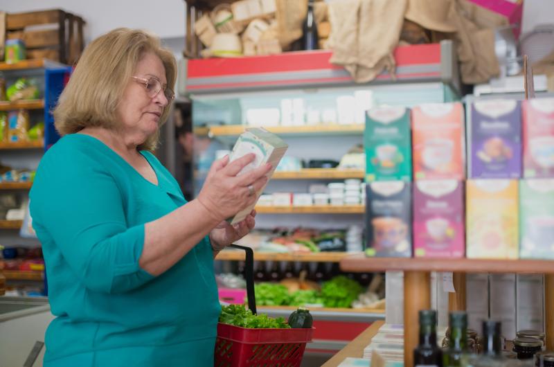 „U regálu -40 %, u pokladny plná cena.“ Neuznali mi slevu. Kdo má pravdu a jak se bránit?