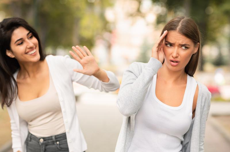 Jedna věta, která odhalí emoční upíry. Poznáte je i ve svém okolí?