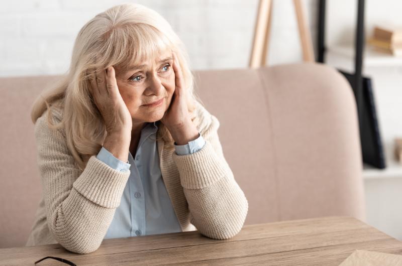 Demence se na podzim hlásí o slovo: Těchto varovných signálů si všimnete u blízkých hned