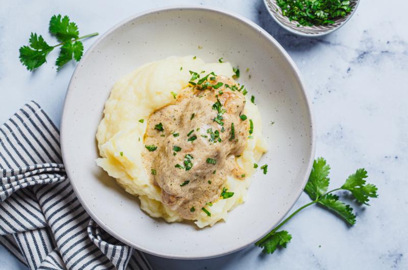 Kuřecí prsa v krémové estragonové omáčce: Francouzská elegance na talíři