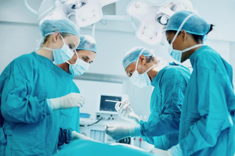 Senzační průlom z Číny: Lékaři transplantovali člověku prasečí játra. Kolik dní poté žil?