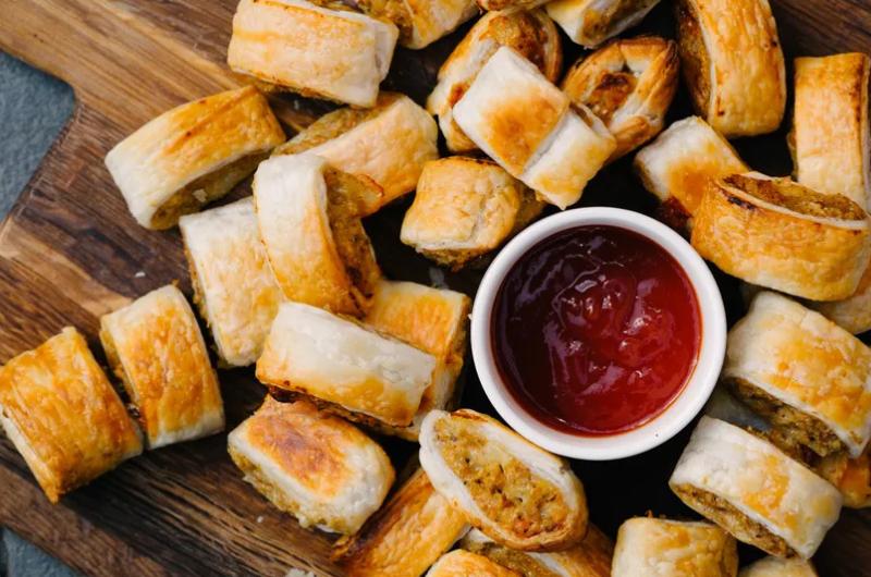 „Masové“ rolky bez masa: Křehké listové pečivo, které si zamilují i masožravci