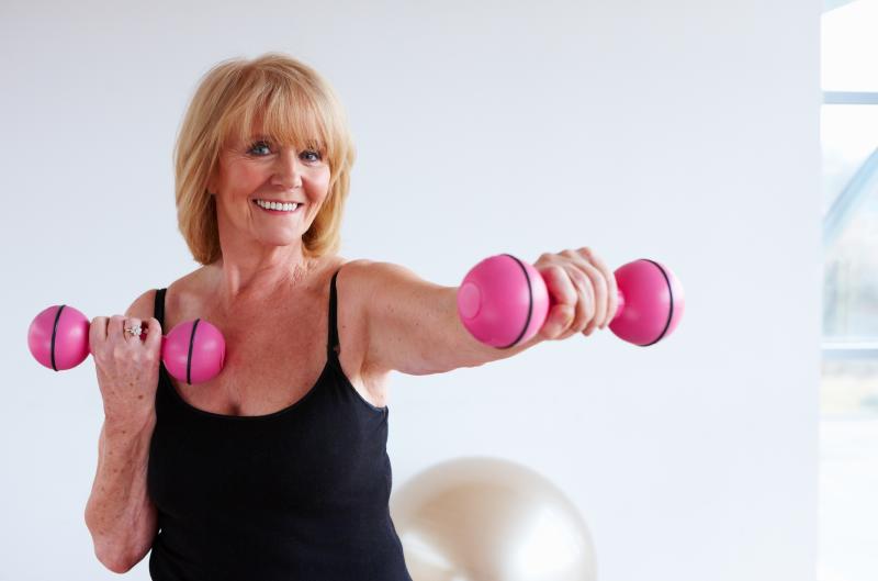 Ticho, které mění tělo: Co se děje s tělem, když po padesátce ztrácíte svaly?