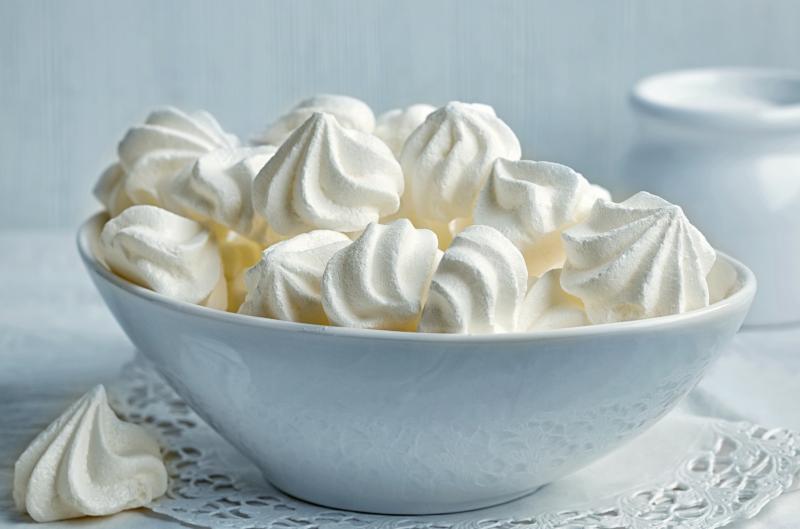 Zůstaly vám bílky? Tohle je 5 vánočních receptů, které si okamžitě zamilujete