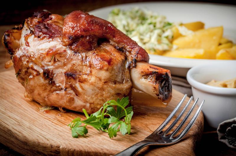Křupavé pečené koleno: tajná marináda, která udělá dokonalou kůrku