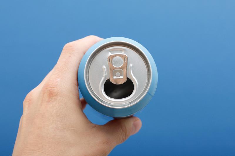 Mnozí ho pijí denně bez obav. Tento nápoj ale může mozek poškozovat pomalu a nenápadně