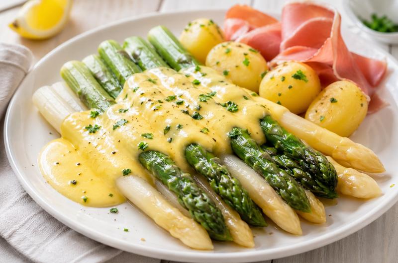 Jarní delikatesa, kterou Češi milují: Takhle si připravíte chřest jako z restaurace