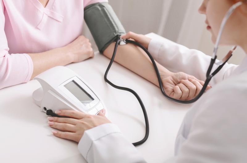 Krevní tlak mohou ovlivňovat i běžné návyky. Některé s ním na první pohled vůbec nesouvisejí