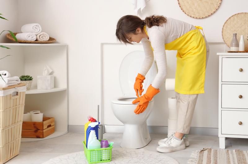 WC je čisté, ale koupelna stále zapáchá? Příčina může být v nenápadném místě