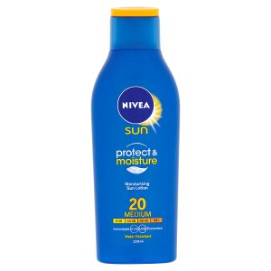 Nivea Sun Protect & Moisture Hydratační mléko na opalování OF 20 200ml