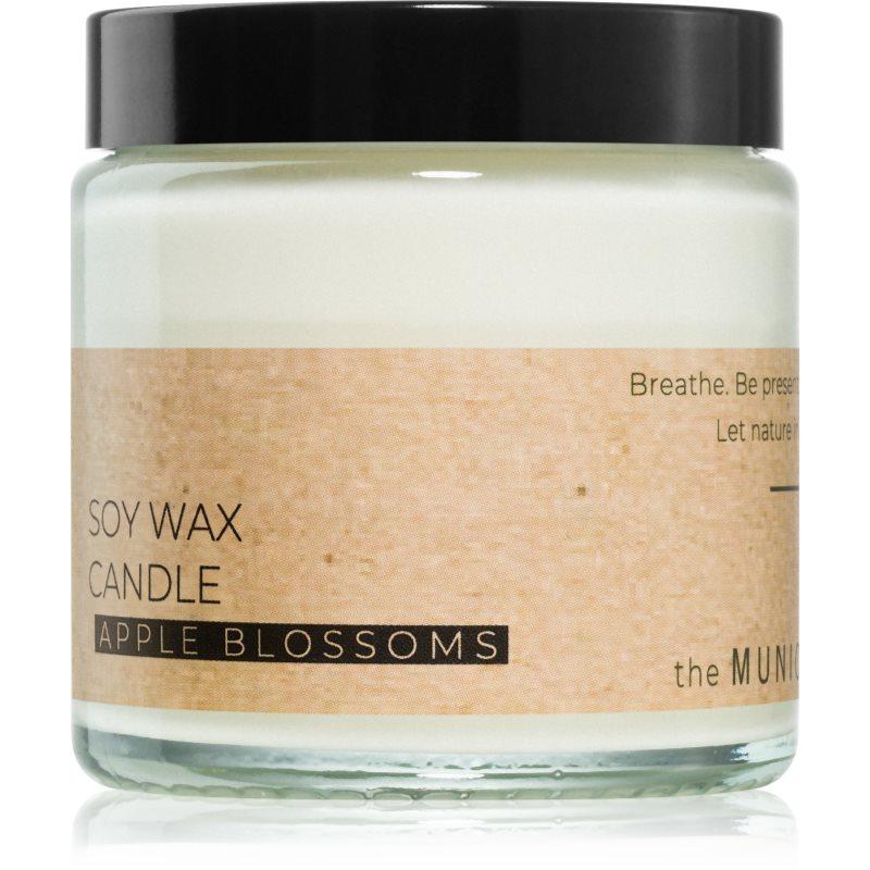 The Munio Apple Blossom vonná svíčka s dřevěným knotem 100 ml
