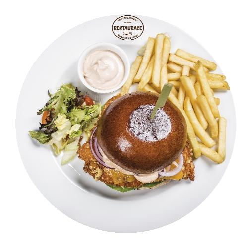 Kuřecí burger se salátkem, BBQ dipem a hranolky
