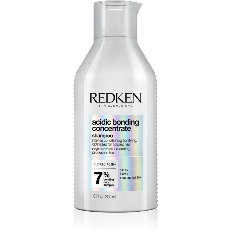 Redken Acidic Bonding Concentrate posilující šampon pro slabé vlasy 300 ml