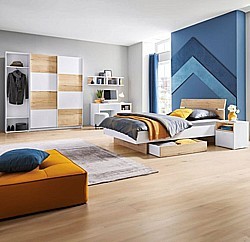 Pokoj pro mladé - psací stůl