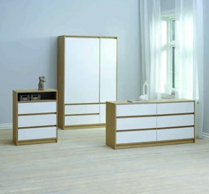 2) Šatní skříňcm - -