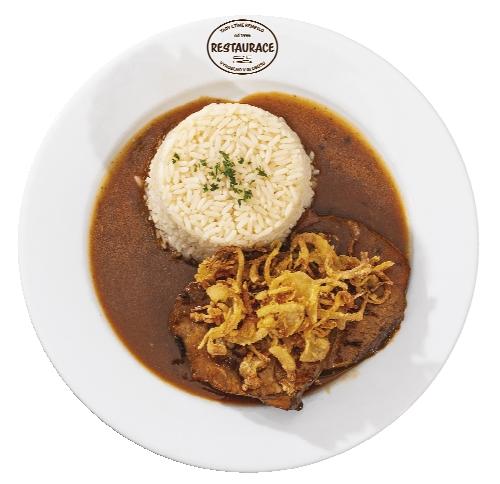 Hovězí vídeňská roštěná se smaženou cibulí a dušenou rýží