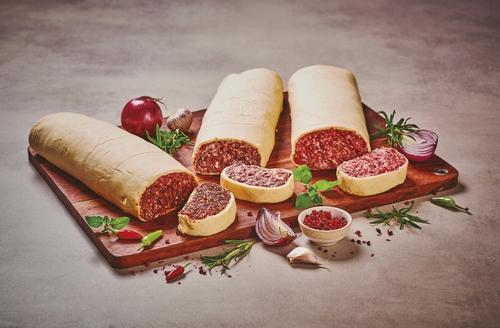 Roláda Čevabčiči v listovém těstu