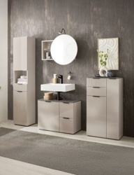 11: Koupelna - vysoká skříň